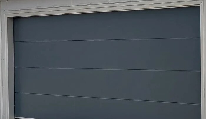 Automatic insulated sectional garage door, anthracite