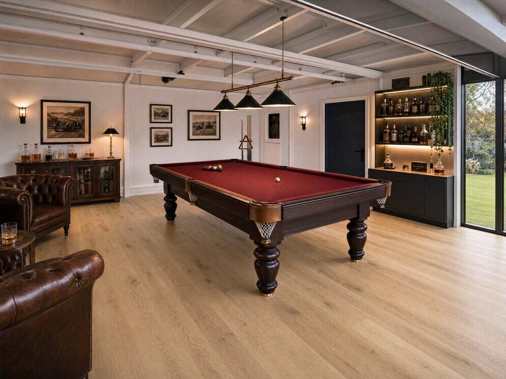 Garden room as a games room with pool table and bar